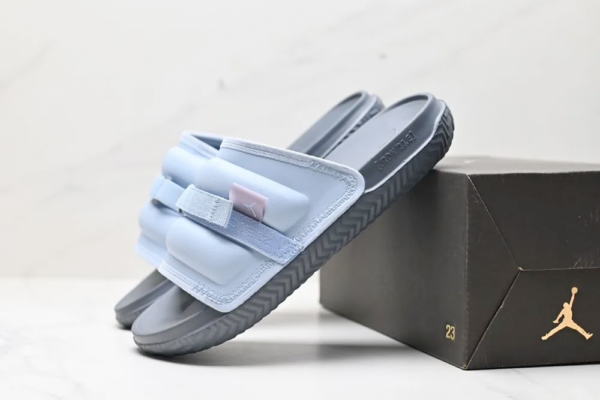 голубые шлепанцы Jordan купить в time2win.ru